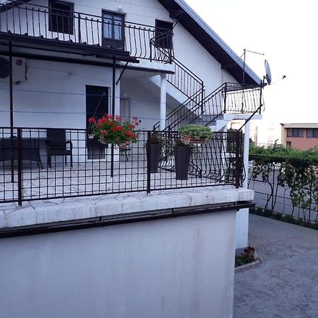 Villa Kuca Za Odmor Varos Vrlika Exterior foto