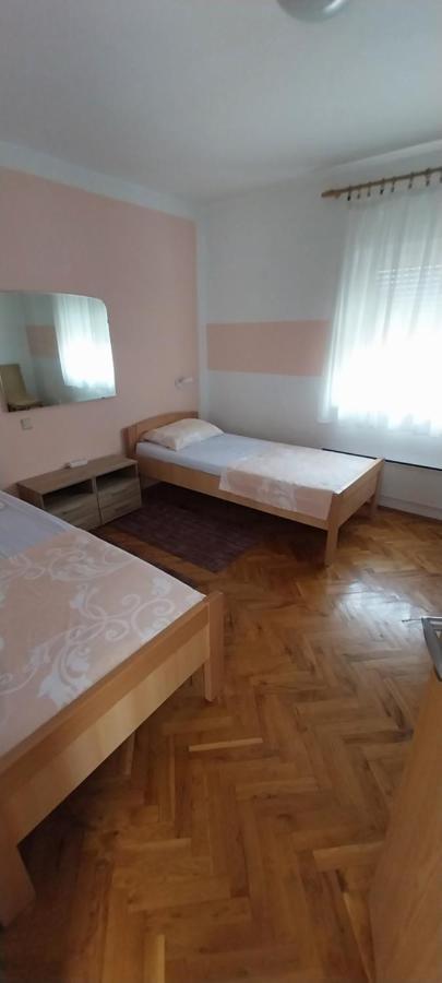 Villa Kuca Za Odmor Varos Vrlika Exterior foto