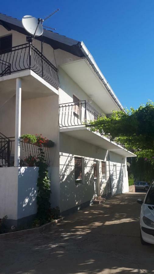 Villa Kuca Za Odmor Varos Vrlika Exterior foto